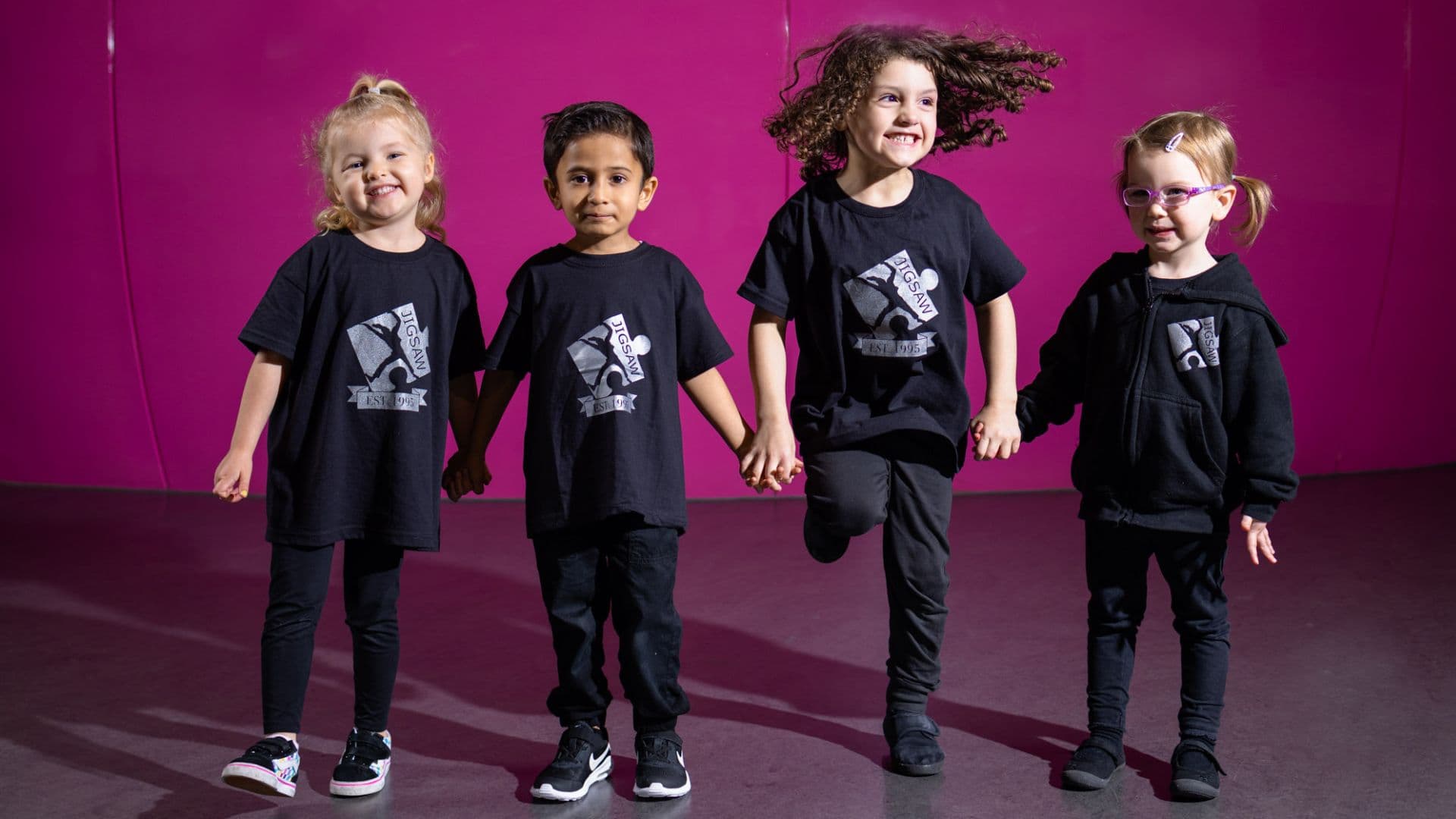 ealing performing arts class